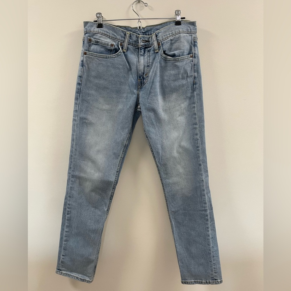 Levi light wash jeans